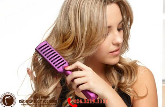 sai lầm khi chải tóc làm rụng tóc