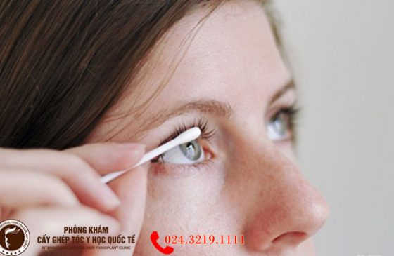 cách làm lông mi cong tự nhiên bằng tăm bông