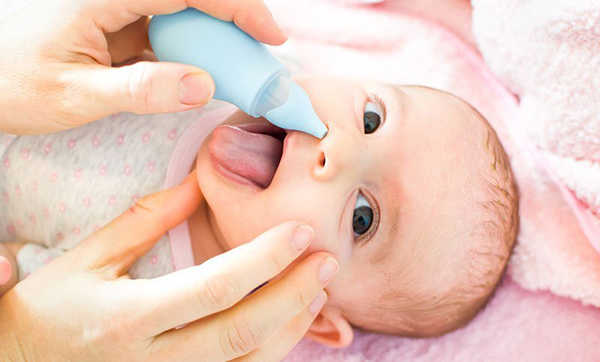 Lưu ý khi vệ sinh mũi cho trẻ sơ sinh