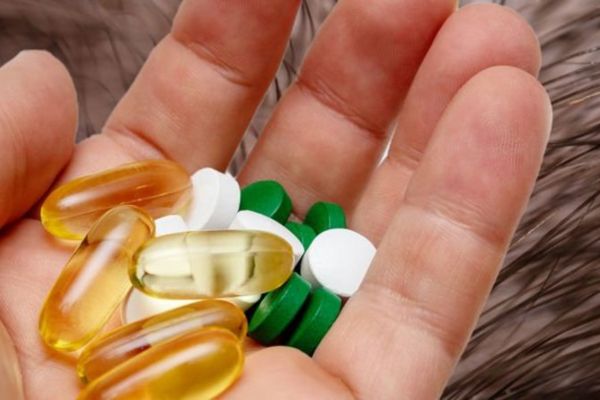 “Bóc mẽ” nguyên nhân rụng tóc chân tóc có màu trắng và hướng xử lý dứt điểm “Bóc mẽ” nguyên nhân rụng tóc chân tóc có màu trắng và hướng xử lý dứt điểm