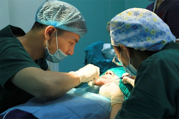 Thời gian phục hồi sau khi cấy râu là bao lâu? – Giải đáp chi tiết cho nam giới đang tìm hiểu