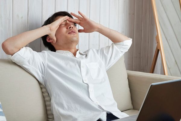 Rụng tóc nhiều ở nam tuổi dậy thì: Nguyên nhân, dấu hiệu và giải pháp phục hồi tóc hiệu quả