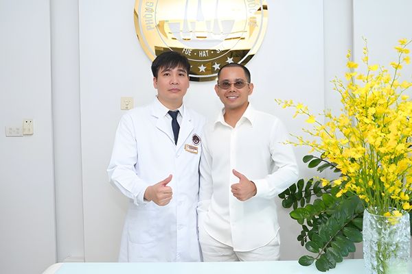 Bác sĩ Tuấn cấy tóc 38 Nguyễn Du – Chuyên gia phục hồi tóc được khách hàng và nghệ sĩ tin chọn