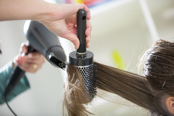 Tóc thưa hói ở đỉnh đầu có phục hồi được không?