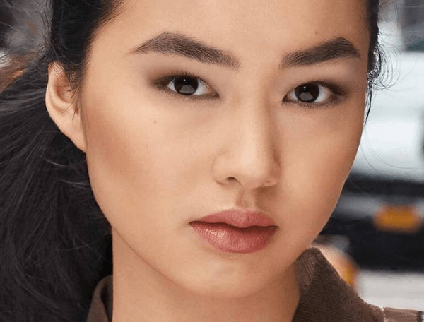 Con gái có lông mày tướng: Nhận biết đặc điểm và ý nghĩa theo nhân tướng học 