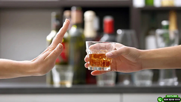 Tại sao không nên uống rượu bia trước và sau khi cấy tóc?